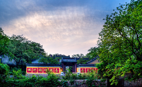 蒙山寺庙光明寺图片